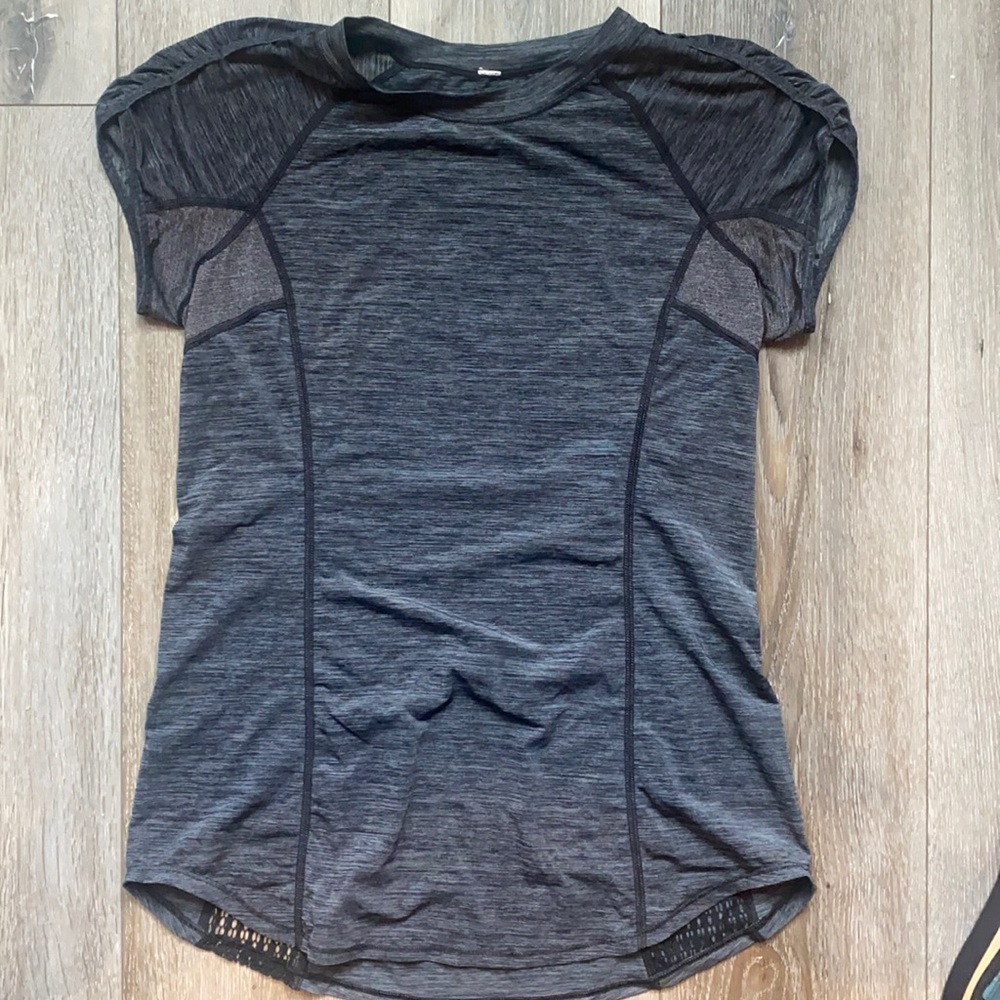 Lulu lemon workout tee